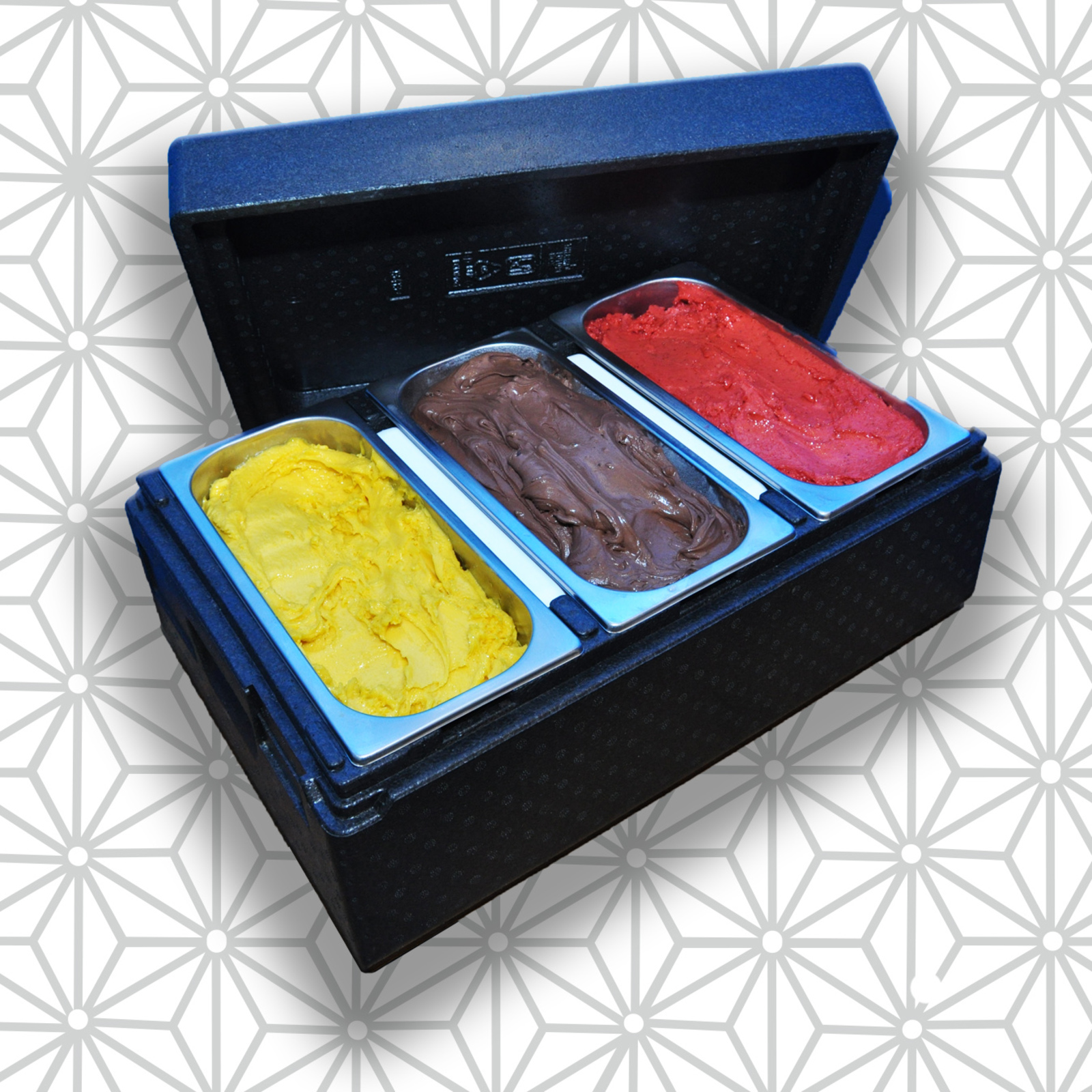 Geöffnete Eis Catering Box mit drei Eissorten